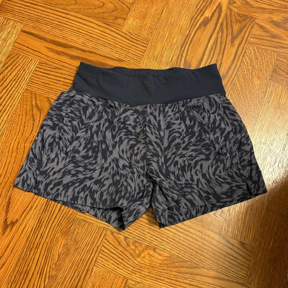Athleta Blue Patterned Women's Shorts